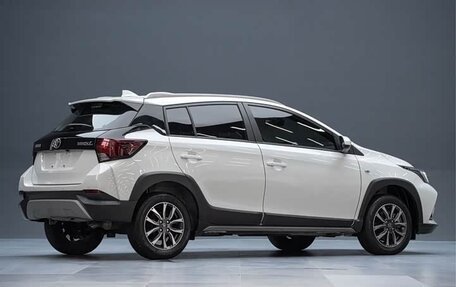 Toyota Yaris, 2022 год, 1 500 000 рублей, 5 фотография
