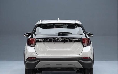Toyota Yaris, 2022 год, 1 500 000 рублей, 6 фотография