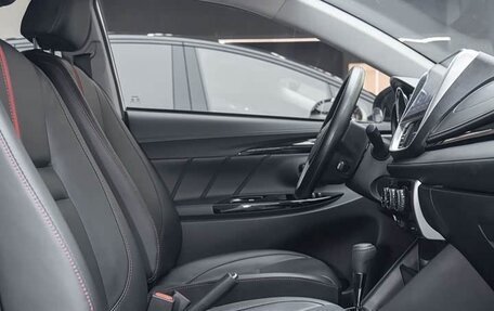 Toyota Yaris, 2022 год, 1 500 000 рублей, 8 фотография