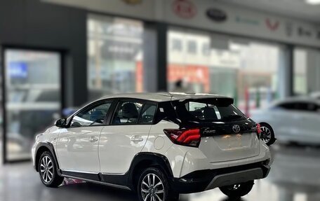 Toyota Yaris, 2022 год, 1 418 000 рублей, 4 фотография