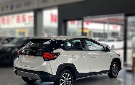 Toyota Yaris, 2022 год, 1 418 000 рублей, 6 фотография