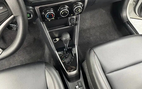 Toyota Yaris, 2022 год, 1 418 000 рублей, 14 фотография