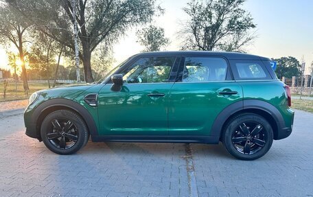 MINI Countryman II (F60), 2022 год, 2 600 000 рублей, 2 фотография