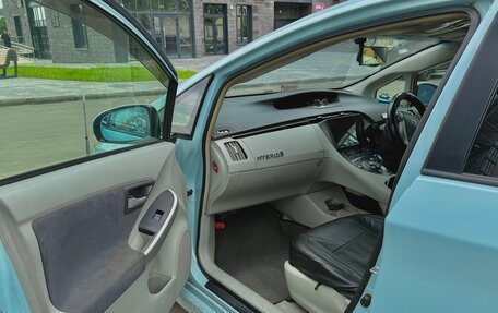 Toyota Prius, 2010 год, 950 000 рублей, 7 фотография