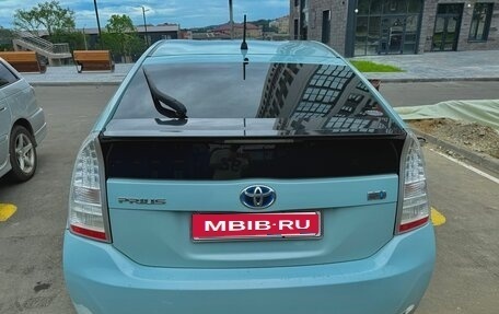 Toyota Prius, 2010 год, 950 000 рублей, 3 фотография