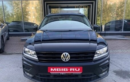 Volkswagen Tiguan II, 2018 год, 2 325 000 рублей, 2 фотография