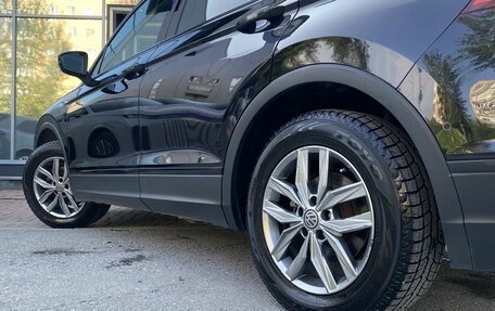 Volkswagen Tiguan II, 2018 год, 2 325 000 рублей, 17 фотография