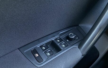 Volkswagen Tiguan II, 2018 год, 2 325 000 рублей, 19 фотография