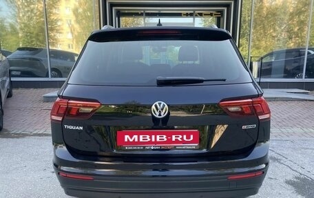 Volkswagen Tiguan II, 2018 год, 2 325 000 рублей, 11 фотография