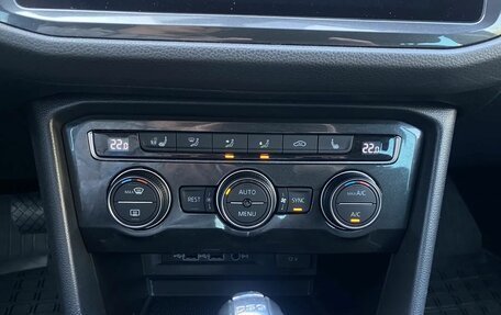 Volkswagen Tiguan II, 2018 год, 2 325 000 рублей, 27 фотография