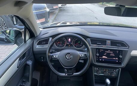 Volkswagen Tiguan II, 2018 год, 2 325 000 рублей, 36 фотография