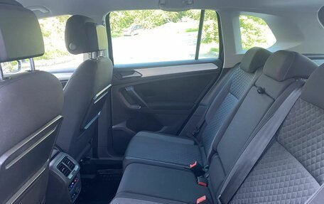 Volkswagen Tiguan II, 2018 год, 2 325 000 рублей, 39 фотография