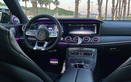 Mercedes-Benz E-Класс, 2020 год, 3 200 000 рублей, 4 фотография