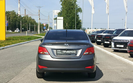 Hyundai Solaris II рестайлинг, 2015 год, 910 000 рублей, 10 фотография