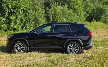 Toyota RAV4, 2022 год, 4 300 000 рублей, 2 фотография
