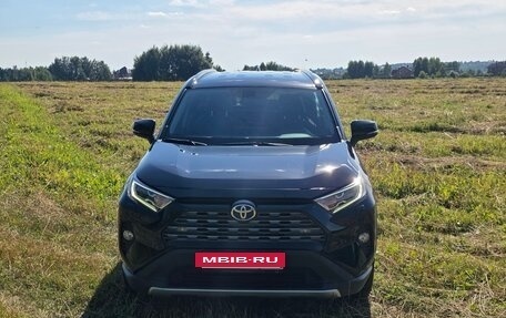 Toyota RAV4, 2022 год, 4 300 000 рублей, 8 фотография