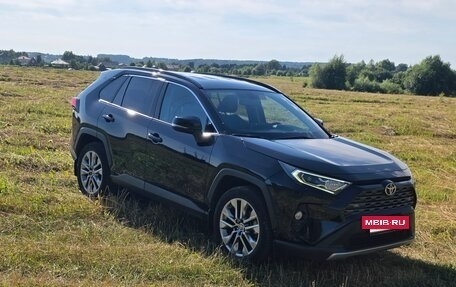 Toyota RAV4, 2022 год, 4 300 000 рублей, 7 фотография