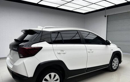 Toyota Yaris, 2022 год, 1 560 000 рублей, 4 фотография