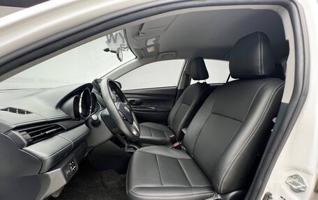 Toyota Yaris, 2022 год, 1 560 000 рублей, 7 фотография