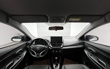 Toyota Yaris, 2022 год, 1 560 000 рублей, 8 фотография
