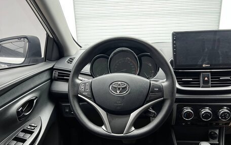 Toyota Yaris, 2022 год, 1 560 000 рублей, 10 фотография