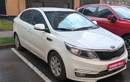 KIA Rio III рестайлинг, 2015 год, 980 000 рублей, 1 фотография