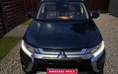 Mitsubishi Outlander III рестайлинг 3, 2019 год, 2 300 000 рублей, 1 фотография