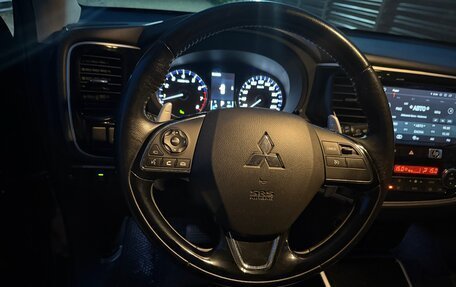 Mitsubishi Outlander III рестайлинг 3, 2019 год, 2 300 000 рублей, 9 фотография