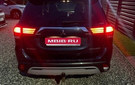 Mitsubishi Outlander III рестайлинг 3, 2019 год, 2 300 000 рублей, 4 фотография