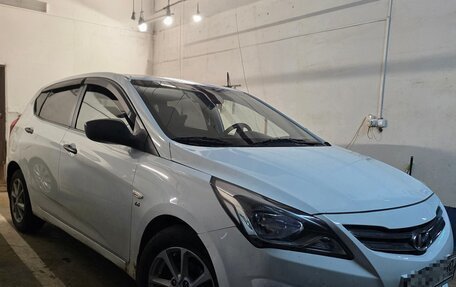 Hyundai Solaris II рестайлинг, 2014 год, 995 000 рублей, 2 фотография