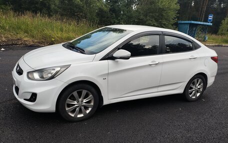 Hyundai Solaris II рестайлинг, 2012 год, 430 000 рублей, 2 фотография