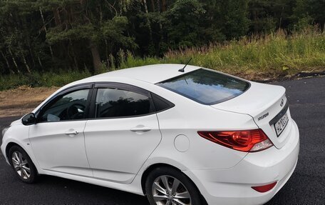 Hyundai Solaris II рестайлинг, 2012 год, 430 000 рублей, 3 фотография