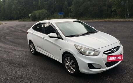 Hyundai Solaris II рестайлинг, 2012 год, 430 000 рублей, 6 фотография