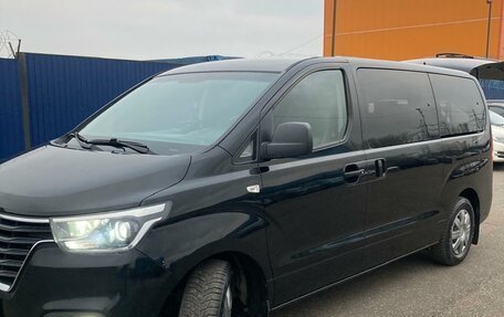Hyundai H-1 II рестайлинг, 2018 год, 2 900 000 рублей, 5 фотография