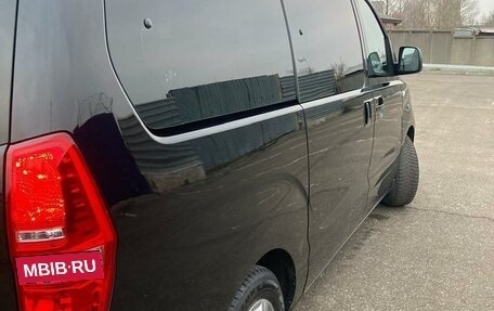 Hyundai H-1 II рестайлинг, 2018 год, 2 900 000 рублей, 11 фотография