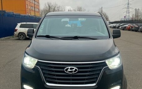 Hyundai H-1 II рестайлинг, 2018 год, 2 900 000 рублей, 9 фотография