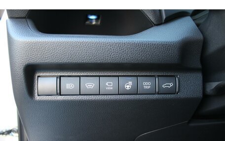Toyota RAV4, 2025 год, 5 990 000 рублей, 26 фотография