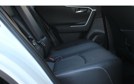 Toyota RAV4, 2025 год, 5 990 000 рублей, 35 фотография
