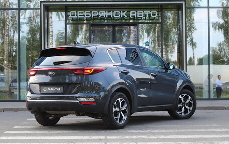 KIA Sportage IV рестайлинг, 2020 год, 2 395 000 рублей, 3 фотография