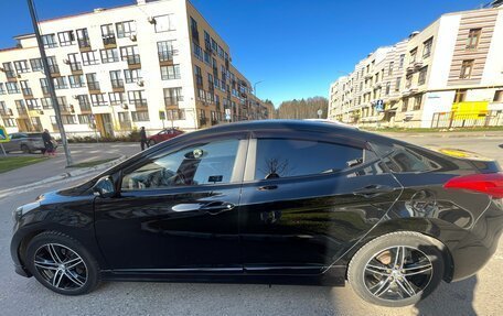 Hyundai Elantra V, 2011 год, 850 000 рублей, 2 фотография