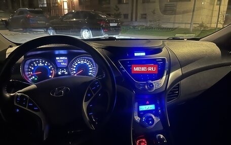 Hyundai Elantra V, 2011 год, 850 000 рублей, 5 фотография