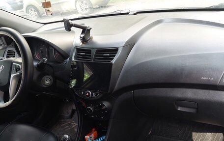 Hyundai Solaris II рестайлинг, 2012 год, 375 000 рублей, 8 фотография