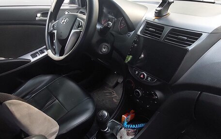 Hyundai Solaris II рестайлинг, 2012 год, 375 000 рублей, 7 фотография