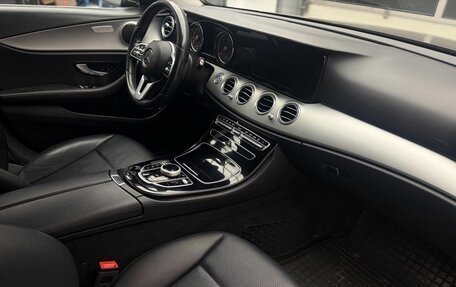 Mercedes-Benz E-Класс, 2019 год, 2 379 900 рублей, 20 фотография