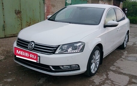 Volkswagen Passat B7, 2011 год, 880 000 рублей, 2 фотография