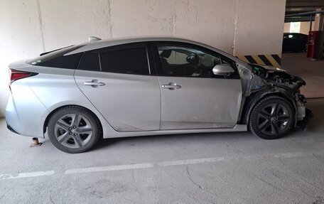 Toyota Prius IV XW50, 2019 год, 1 300 000 рублей, 9 фотография