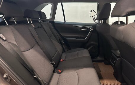 Toyota RAV4, 2021 год, 3 700 000 рублей, 15 фотография