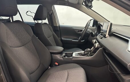 Toyota RAV4, 2021 год, 3 700 000 рублей, 14 фотография