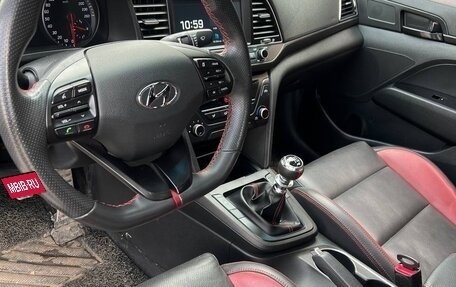 Hyundai Elantra VI рестайлинг, 2017 год, 1 850 000 рублей, 12 фотография