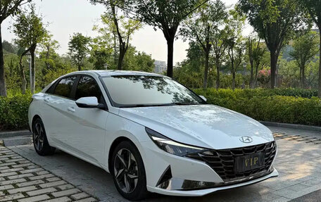 Hyundai Elantra, 2023 год, 1 610 000 рублей, 4 фотография